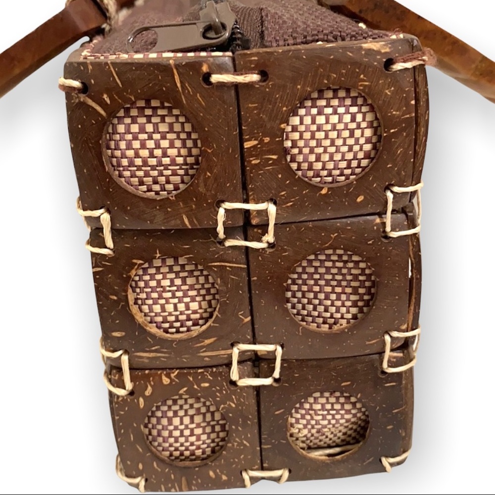 NWOT Handmade Rectangular Coconut Shell Purse - Picture 7 of 14